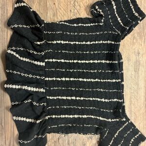 Aeropostale Charcoal and Cream Patterned Top